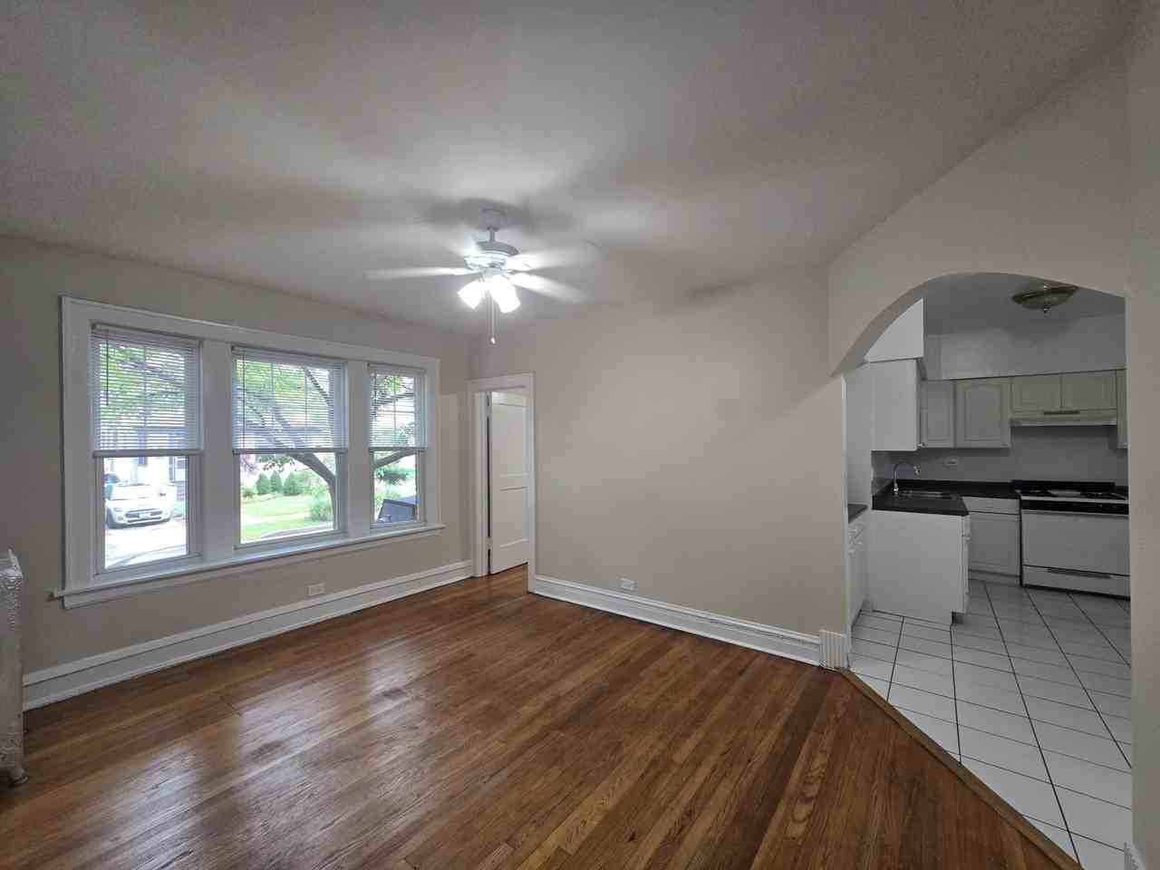 800 Seward St #1 - Photo 2 of 10
