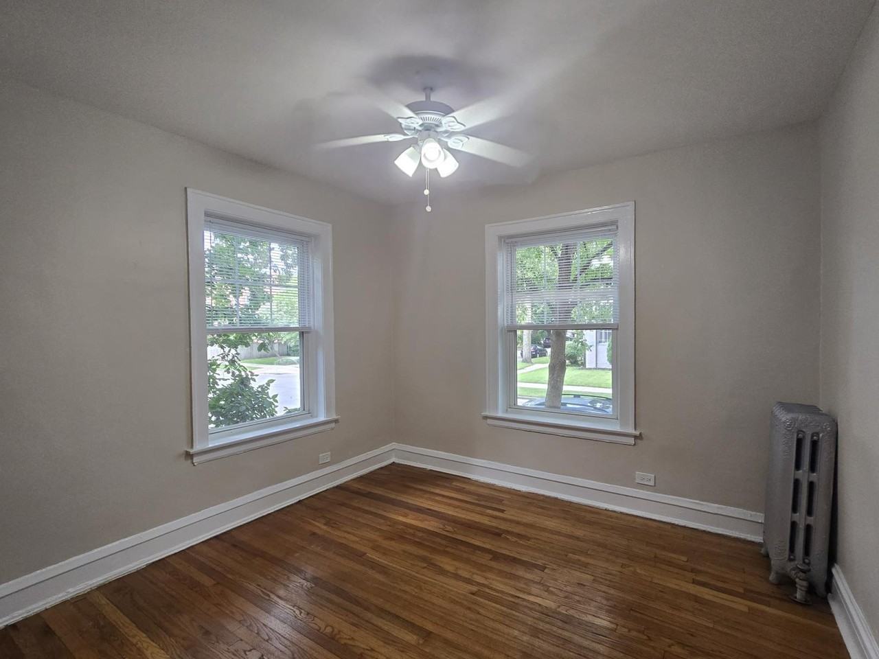 800 Seward St #1 - Photo 6 of 10