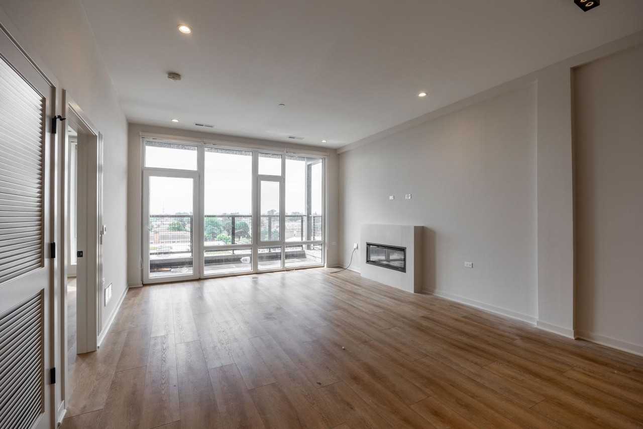 3207 N Narragansett Ave #407 - Photo 4 of 13