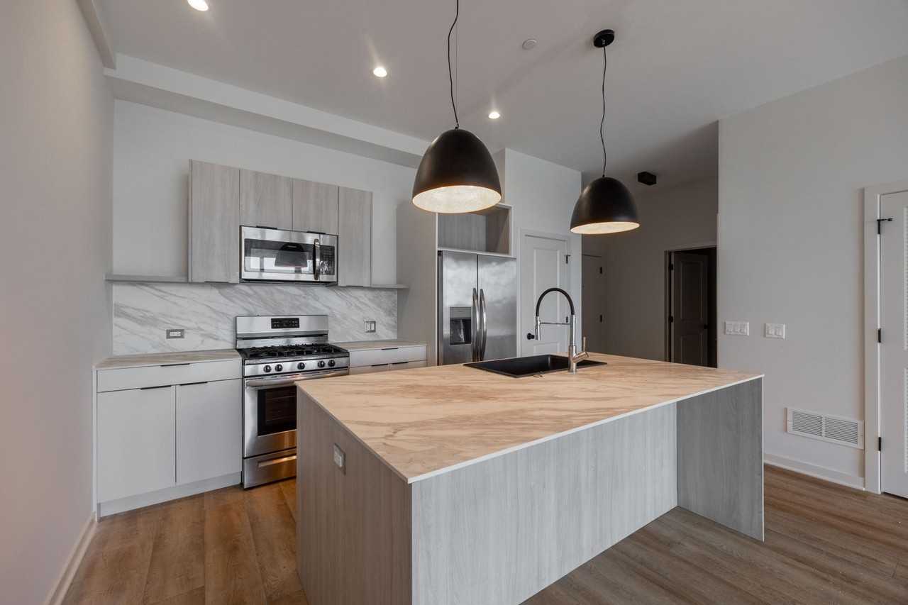 3207 N Narragansett Ave #407 - Photo 2 of 13