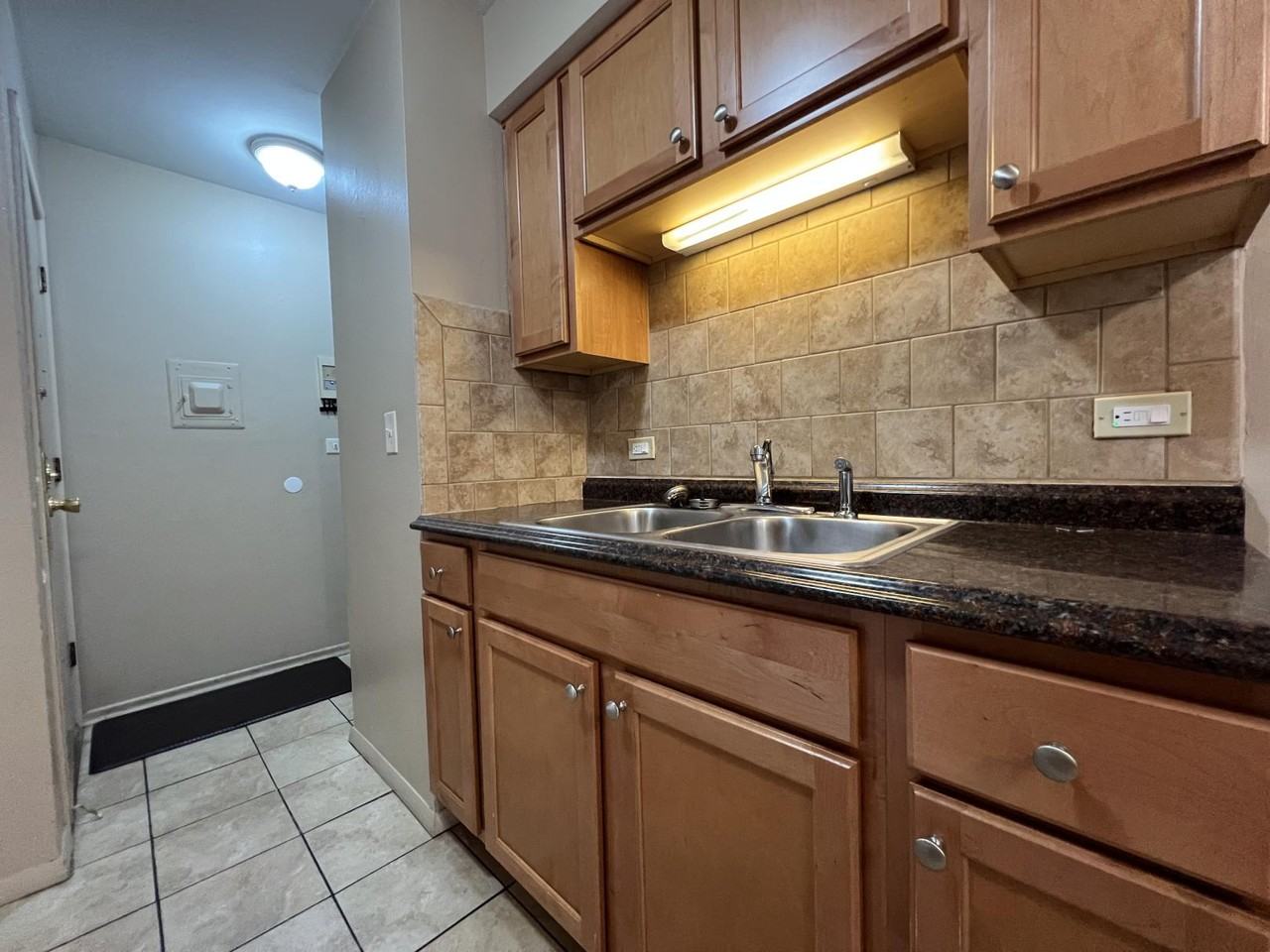 3001 Thatcher Ave #2N - Photo 3 of 10