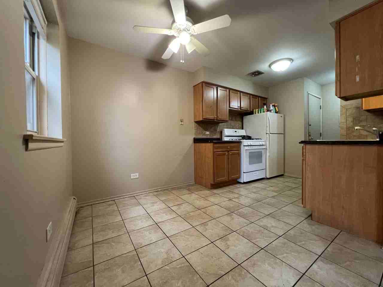 3001 Thatcher Ave #2N - Photo 4 of 10