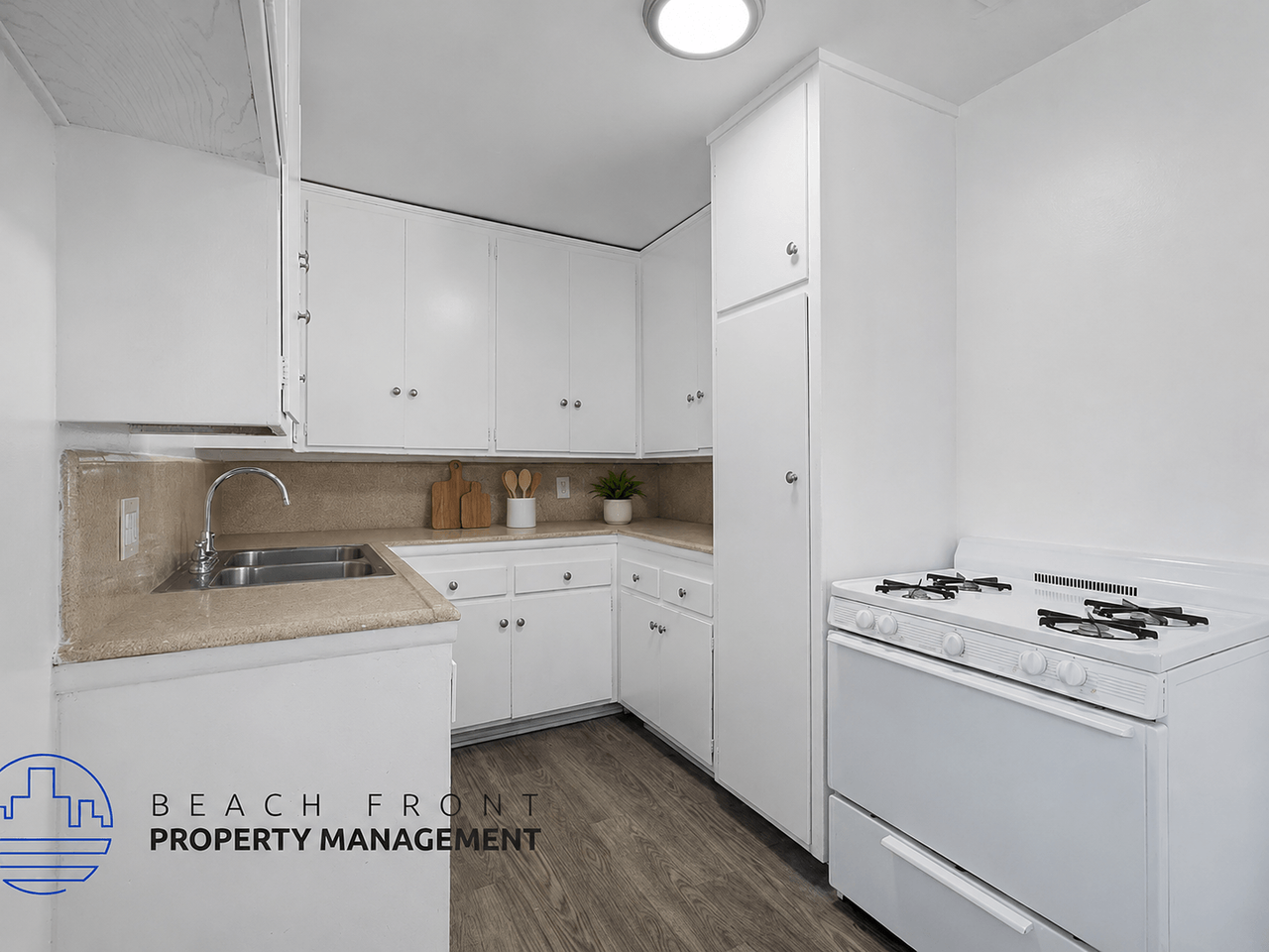 745-747 Venice Way - Photo 2 of 17