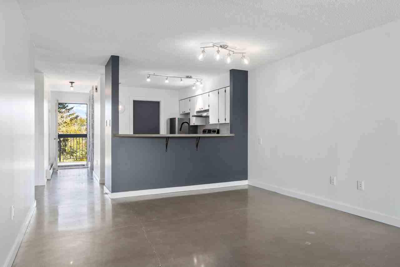 2315 15 St Sw - Photo 4 of 25