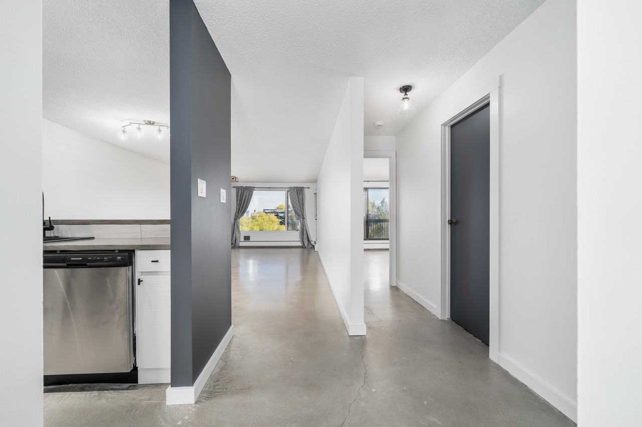 2315 15 St Sw - Photo 6 of 25