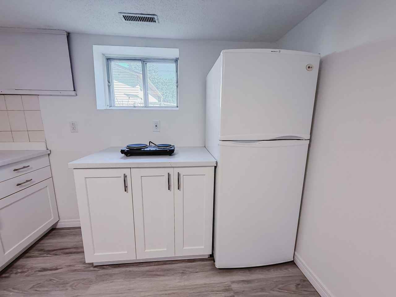 424 32 Avenue NorthwestLower B - Photo 6 of 13