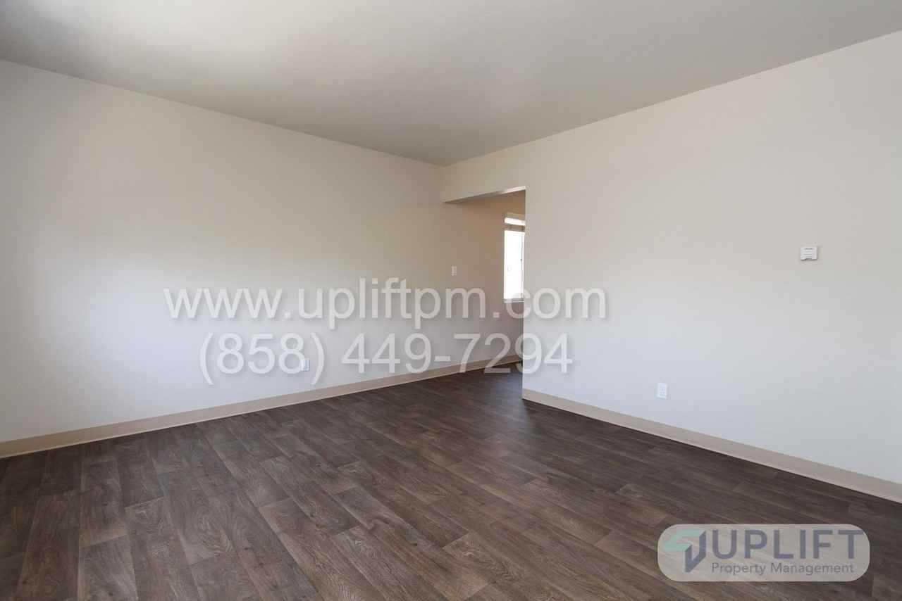 4836 1/2 Art St - Photo 4 of 7