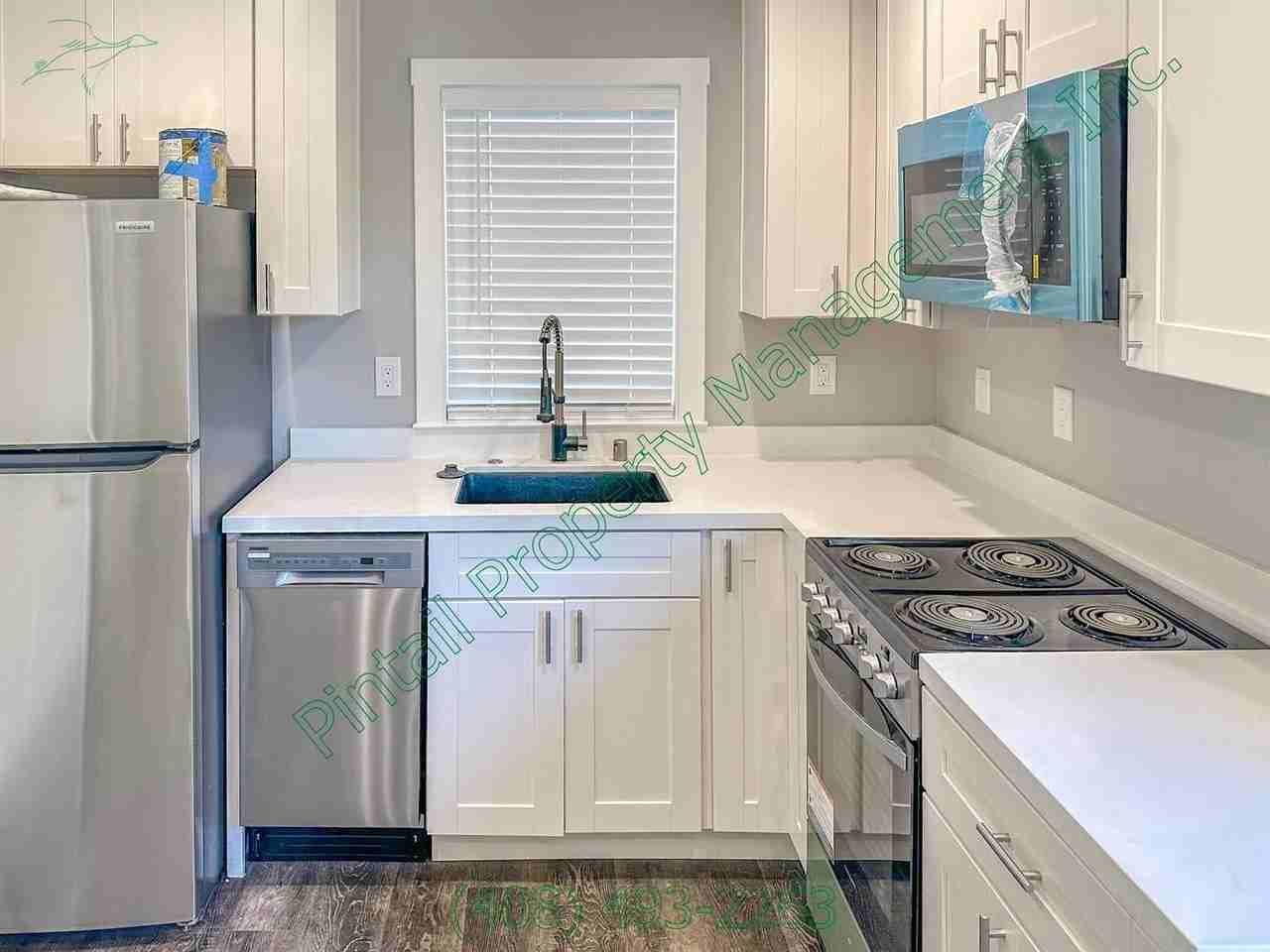 756 N 11th St #2 - Photo 2 of 10