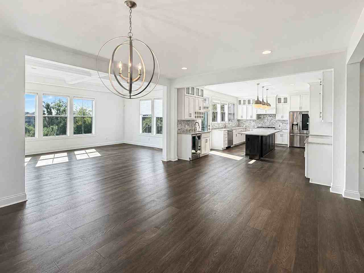 4301 Picket Way - Photo 4 of 34