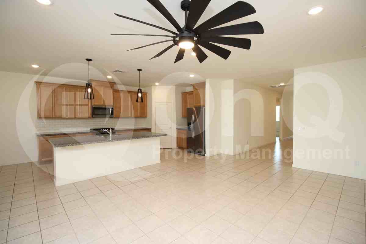 12330 W Northview Ave - Photo 3 of 29