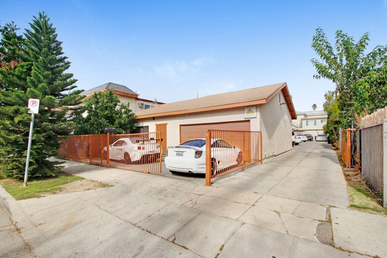 14107 Calvert St #14107A - Photo 2 of 7