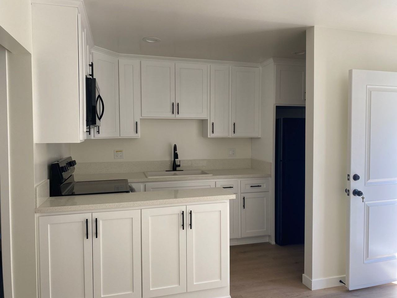 14107 Calvert St #14107A - Photo 5 of 7