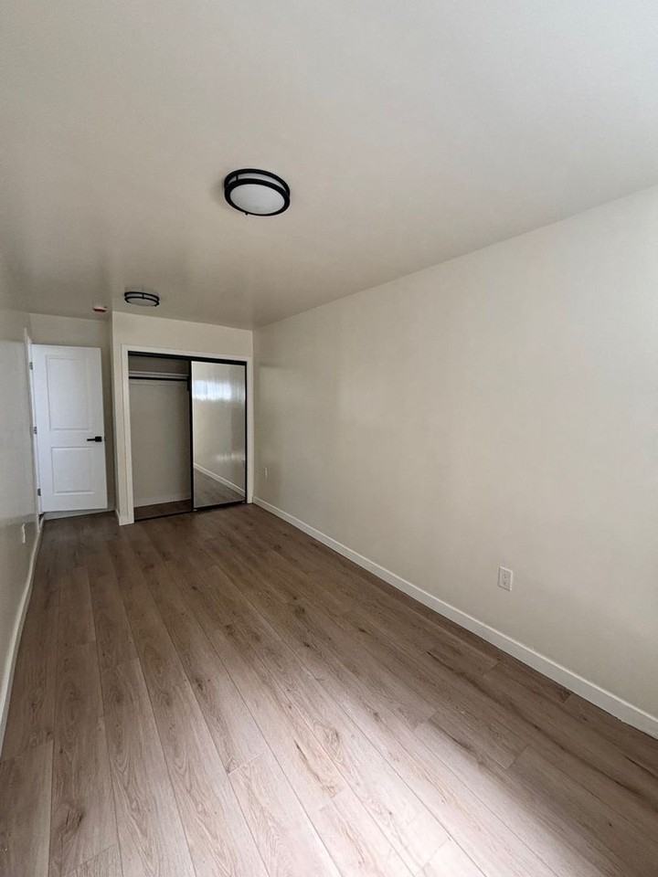 14107 Calvert St #14107A - Photo 6 of 7