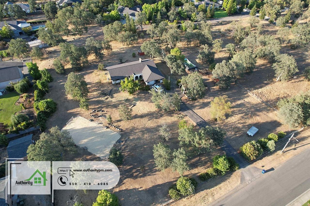 19434 Hollow Ln - Photo 3 of 24