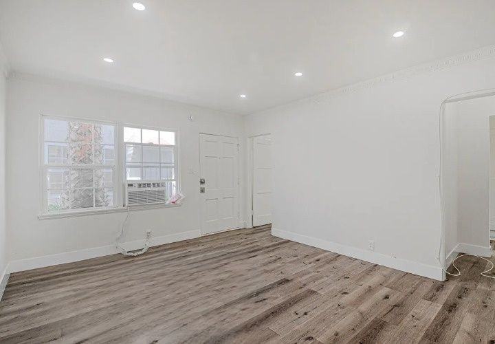 2417 W Vernon Ave #2419-5A - Photo 3 of 5
