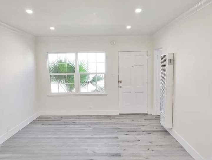 2417 W Vernon Ave #2419-5A - Photo 4 of 5