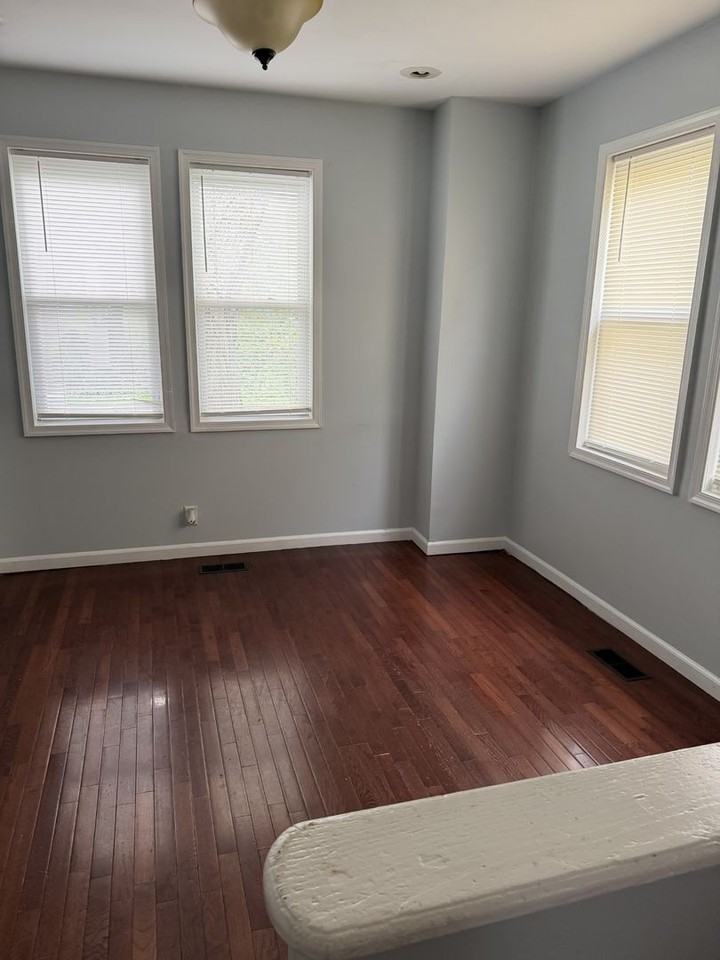 505 Northpoint Rd - Photo 7 of 15