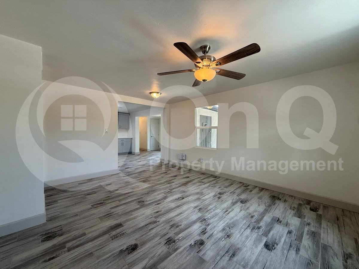 1431 E Adelaide Dr - Photo 7 of 31