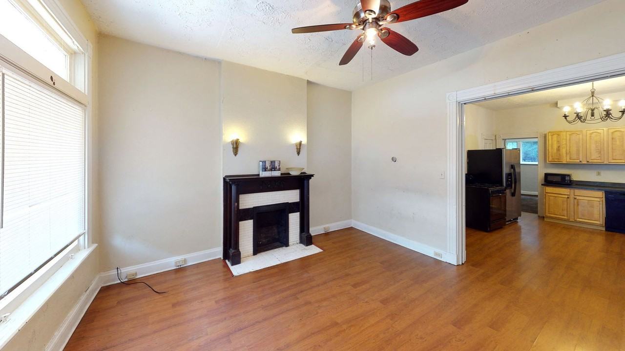 2144 W Clifton Ave - Photo 4 of 29