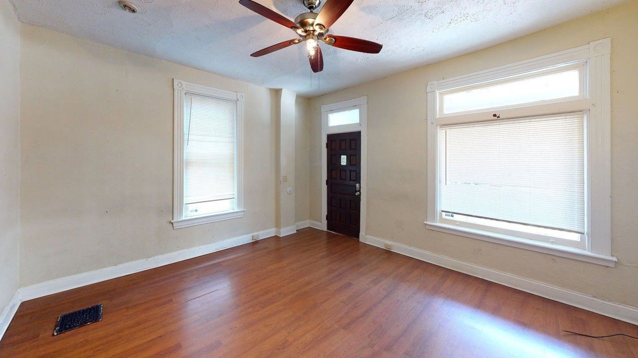 2144 W Clifton Ave - Photo 5 of 29