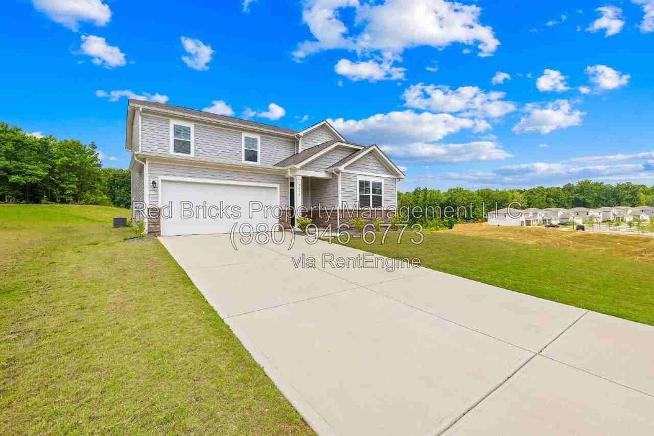 3432 Bluff Hill Ln - Photo 2 of 28