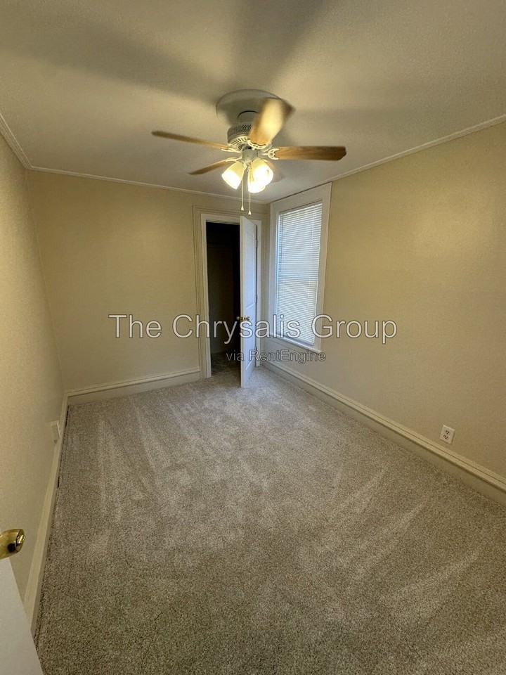 229 Clark St - Photo 4 of 20