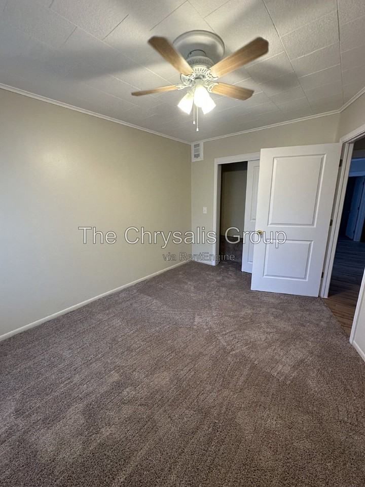 229 Clark St - Photo 6 of 20