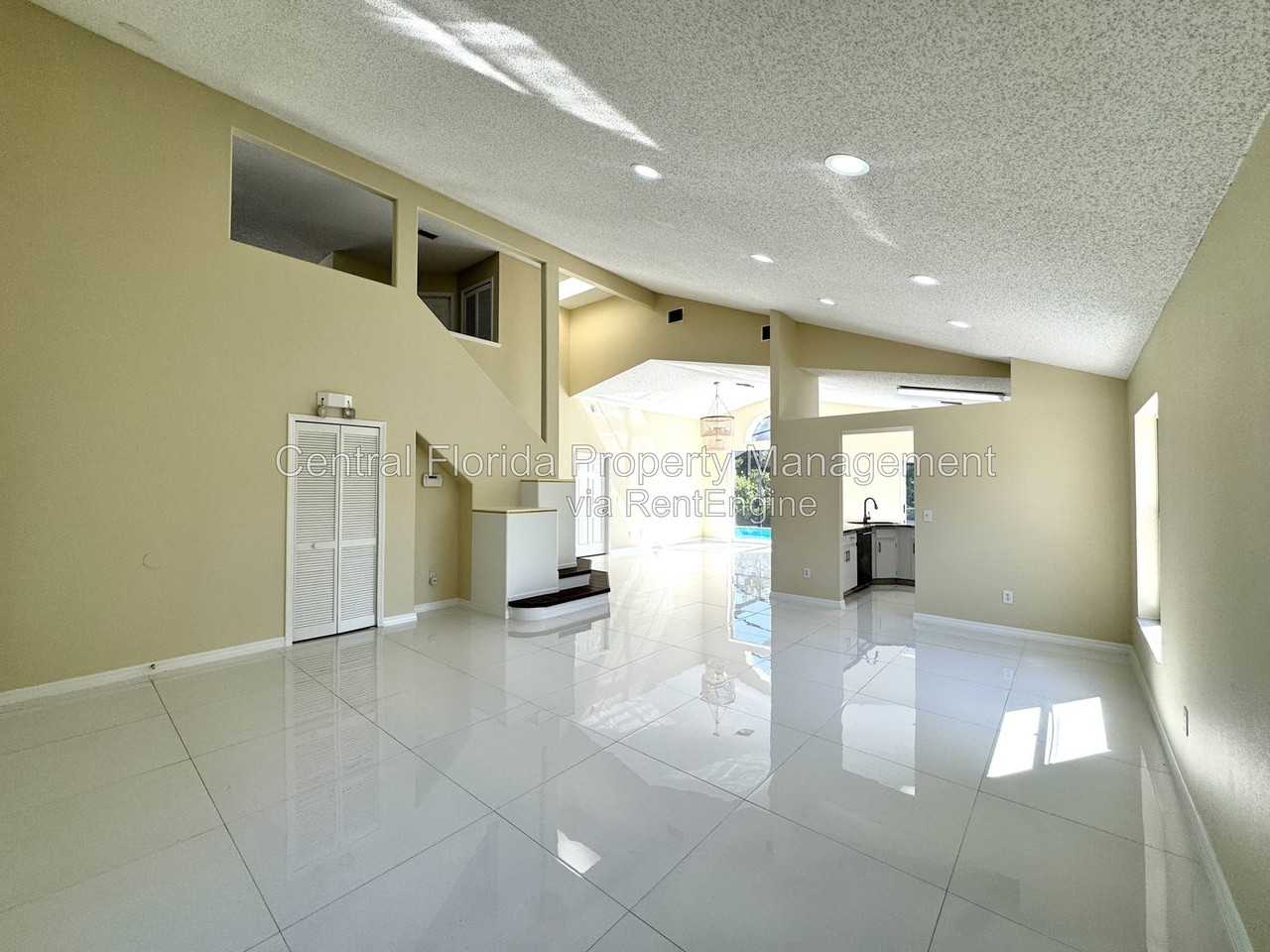2985 Viscount Cir - Photo 3 of 25