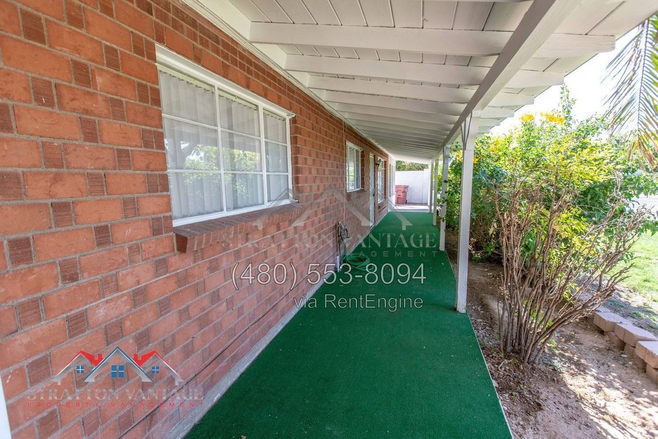 8119 E Amelia Ave - Photo 5 of 50