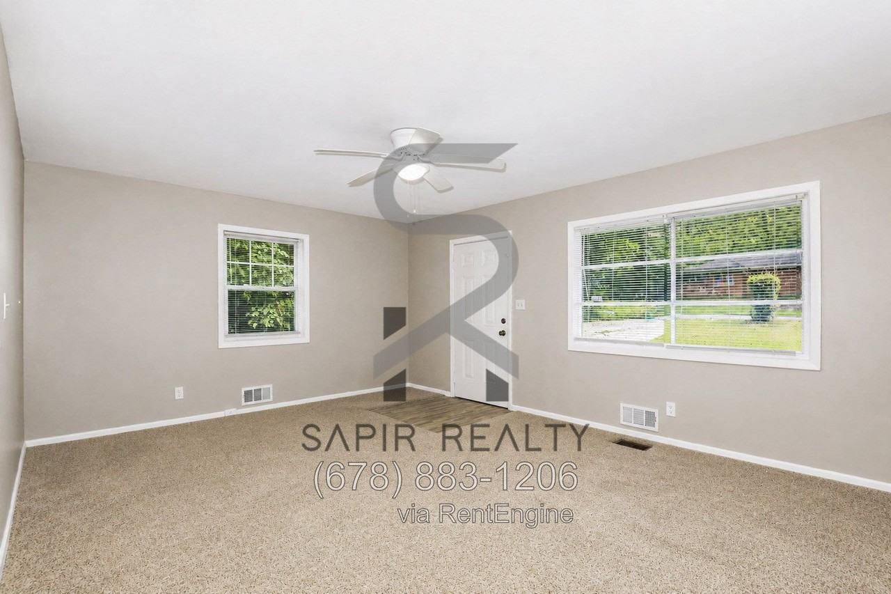 3539 Tulip Dr - Photo 4 of 16