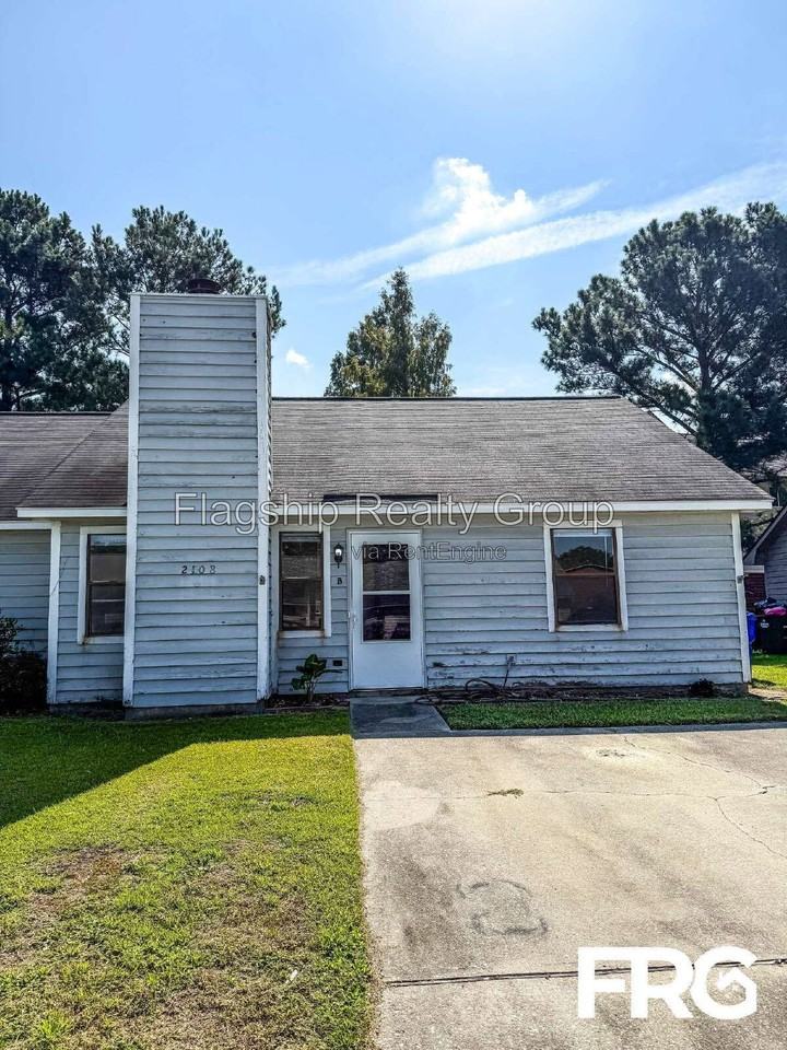 2108 E 3rd St #B - Photo 2 of 24