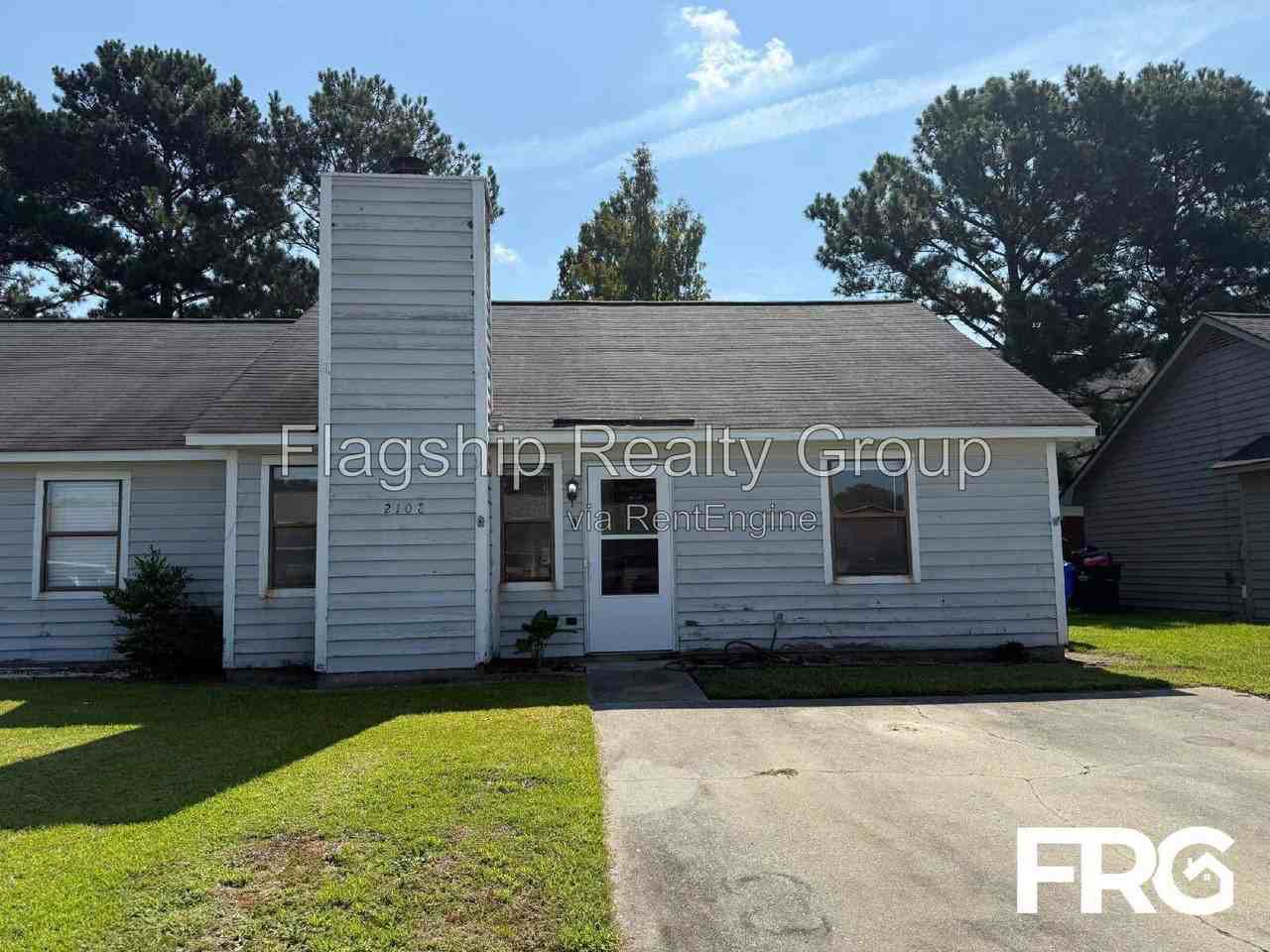 2108 E 3rd St #B - Photo 3 of 24