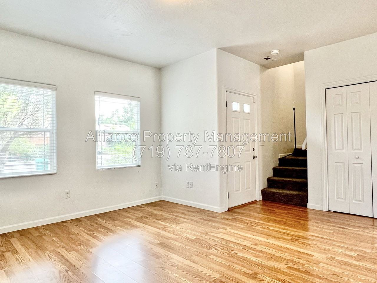 2405 W Monument St - Photo 3 of 20
