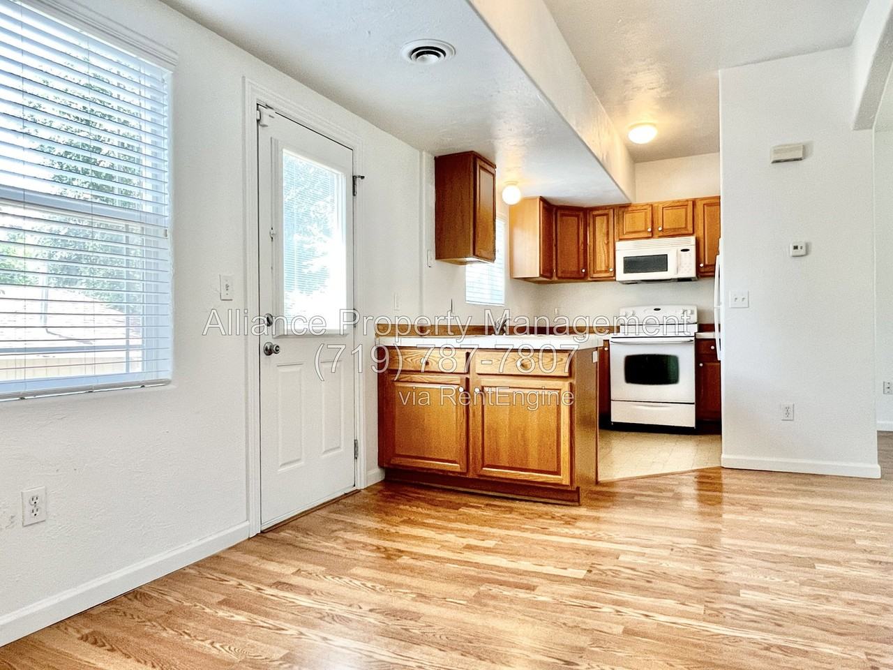 2405 W Monument St - Photo 5 of 20