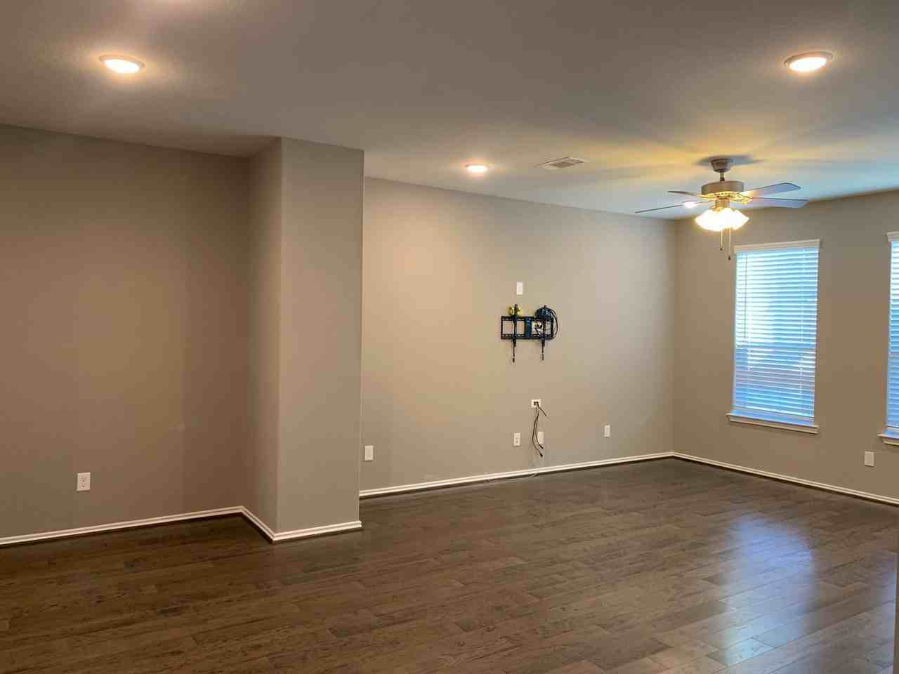 10942 Cannes Memorial Dr - Photo 6 of 38