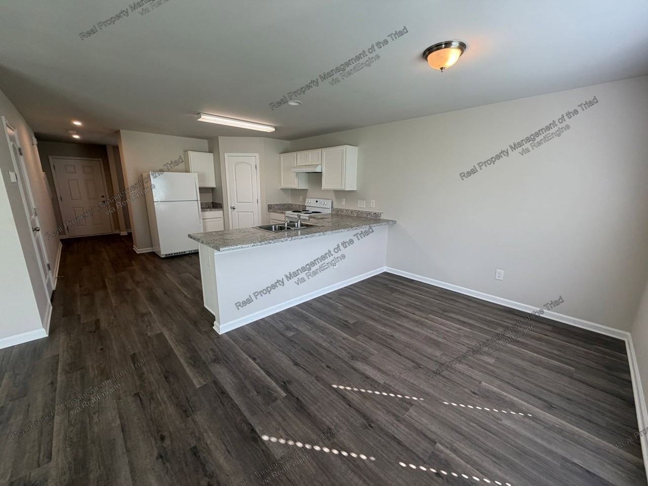 4116 Devonwood Ct - Photo 4 of 21