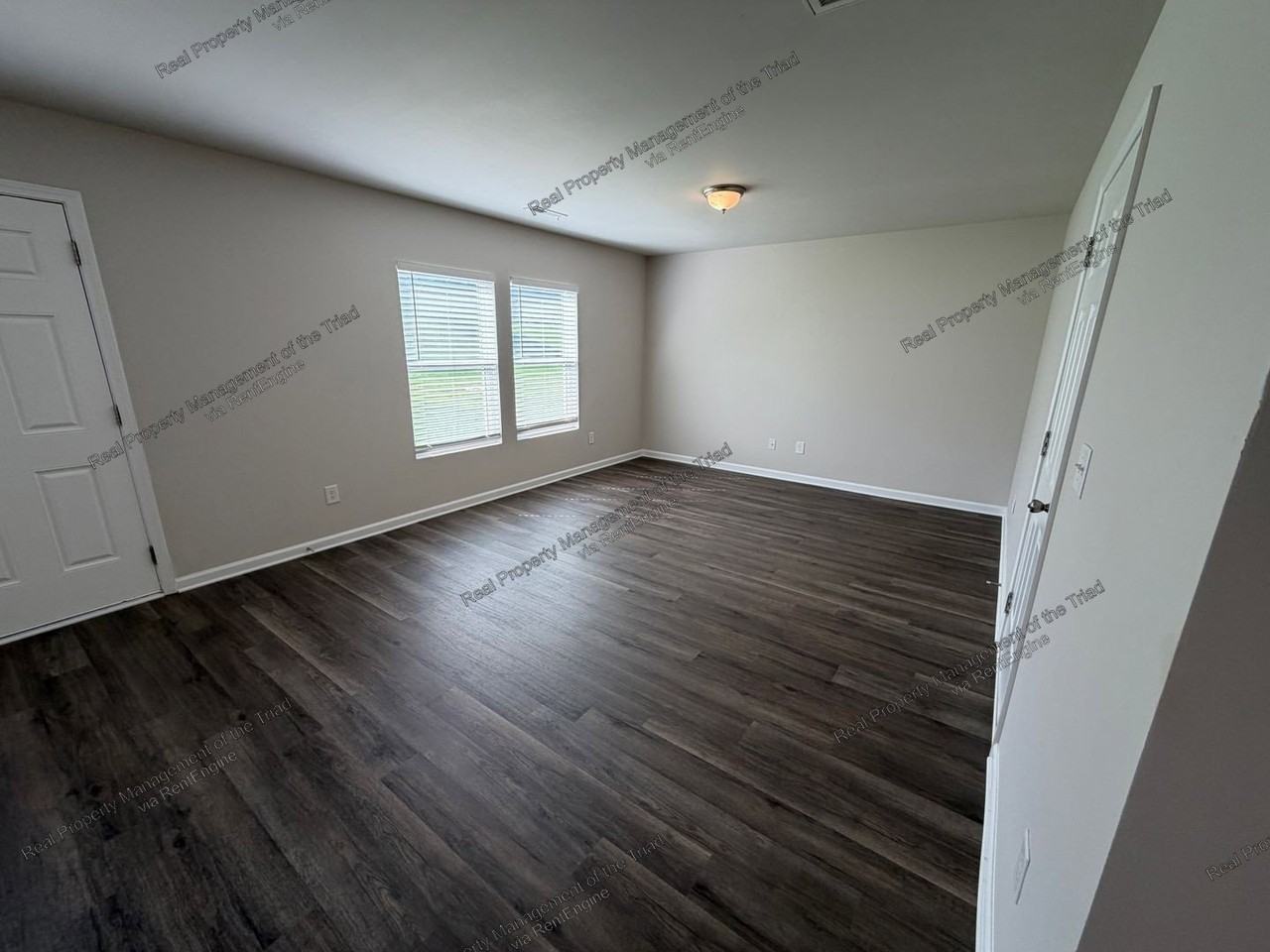 4116 Devonwood Ct - Photo 5 of 21