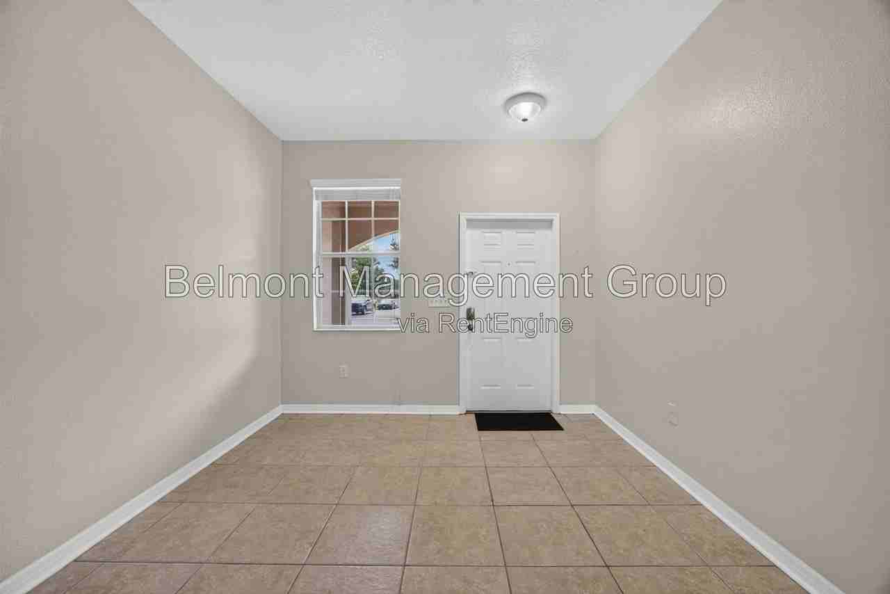 10709 Savannah Landing Cir - Photo 3 of 24