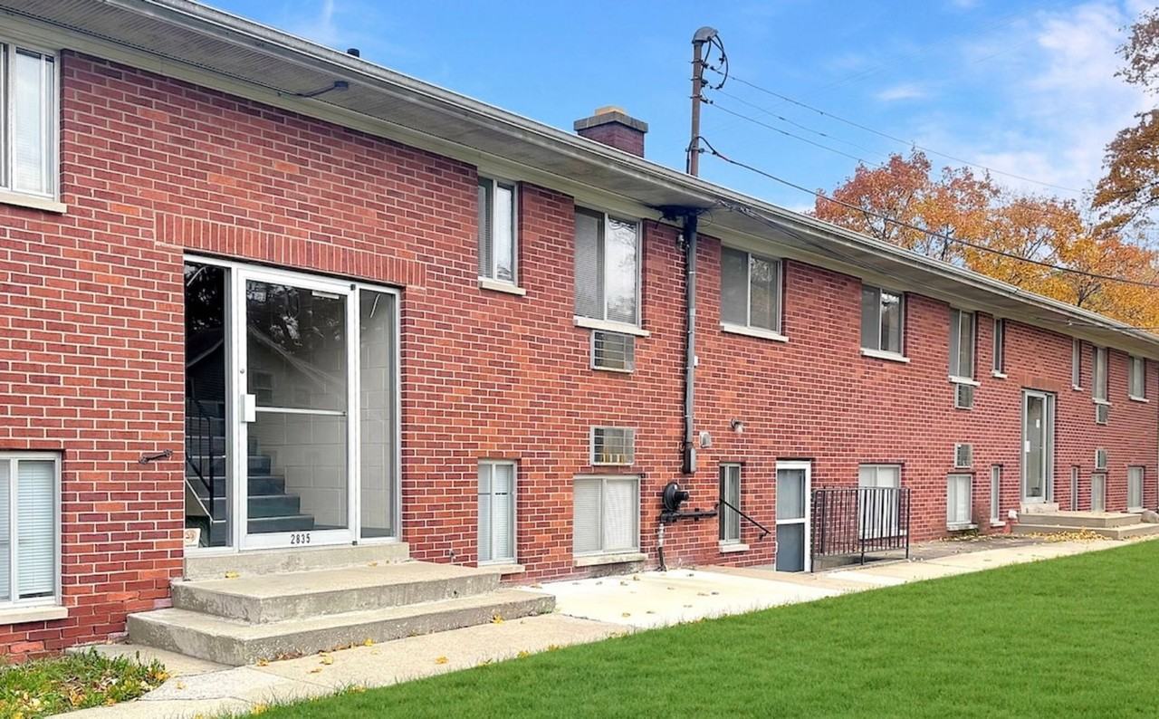 2839 S Burdick St #A - Photo 2 of 6