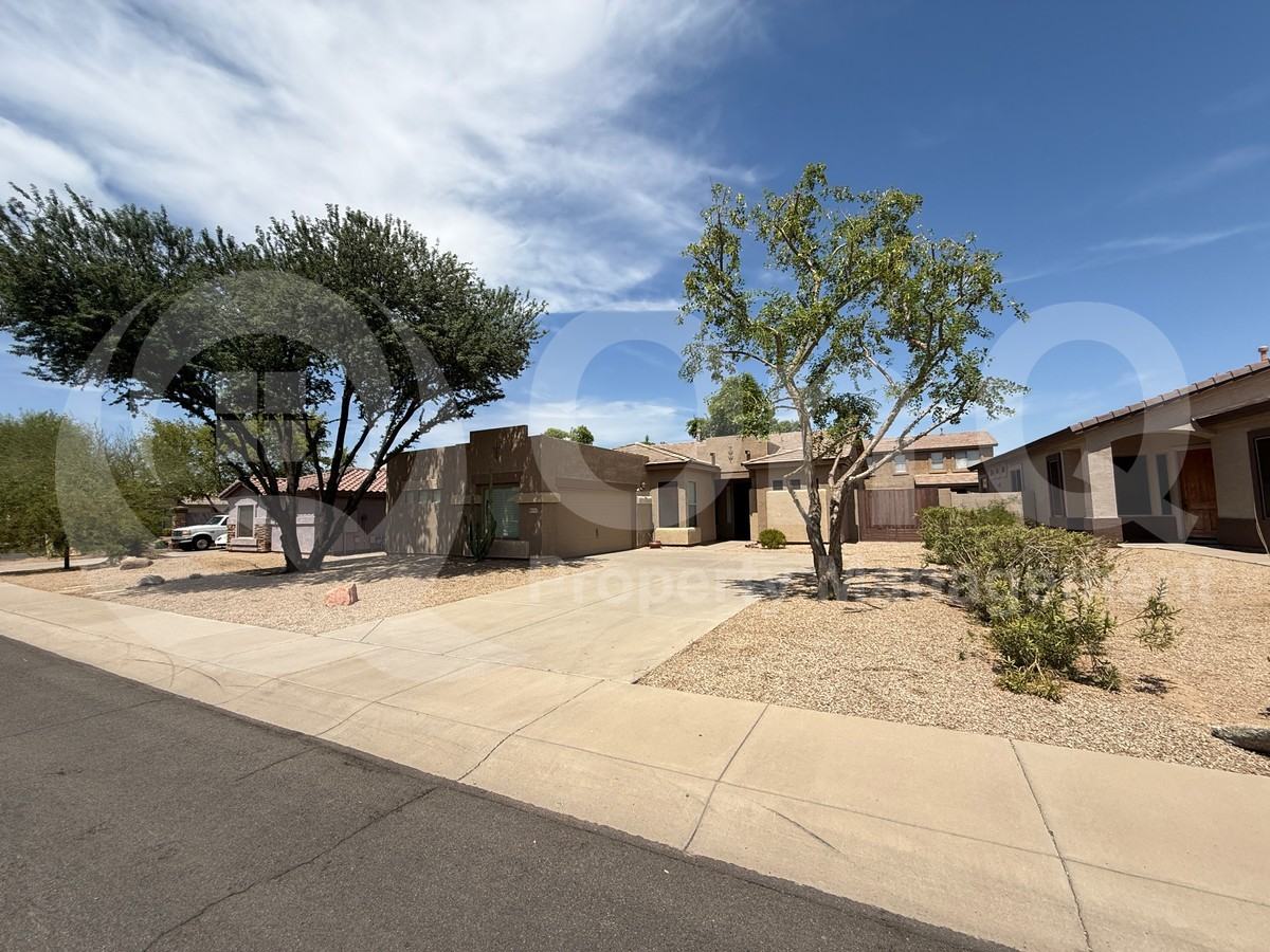 2536 E Remington Pl - Photo 4 of 25