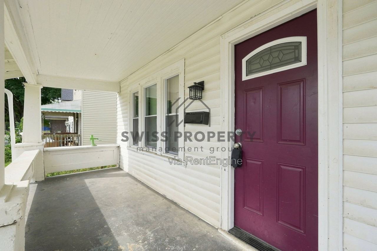 427 S Ogden Ave - Photo 4 of 20