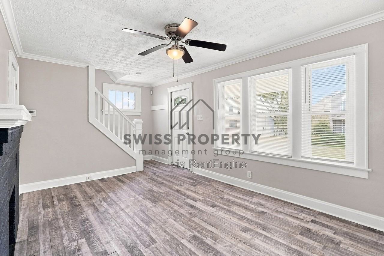 427 S Ogden Ave - Photo 5 of 20