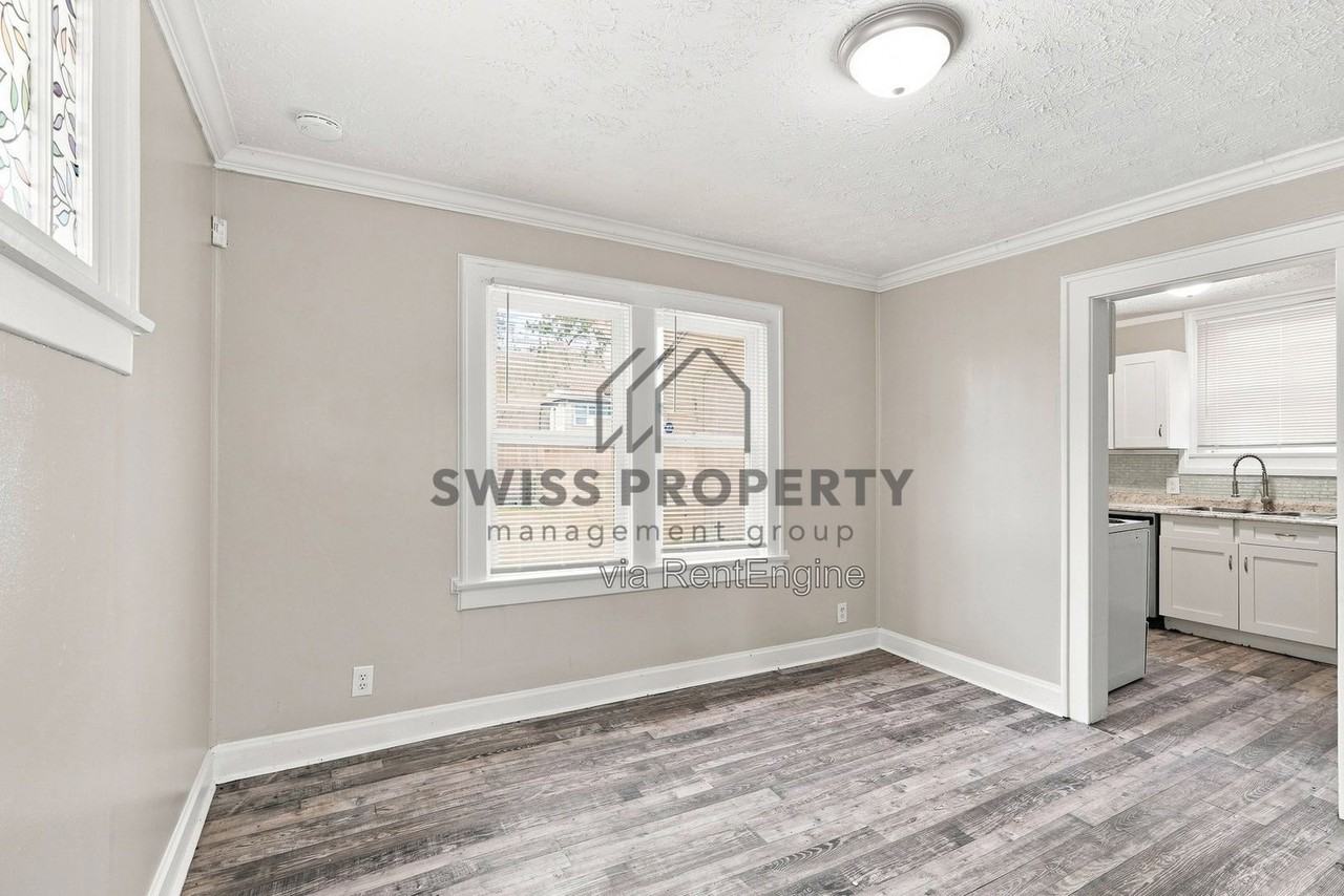 427 S Ogden Ave - Photo 6 of 20