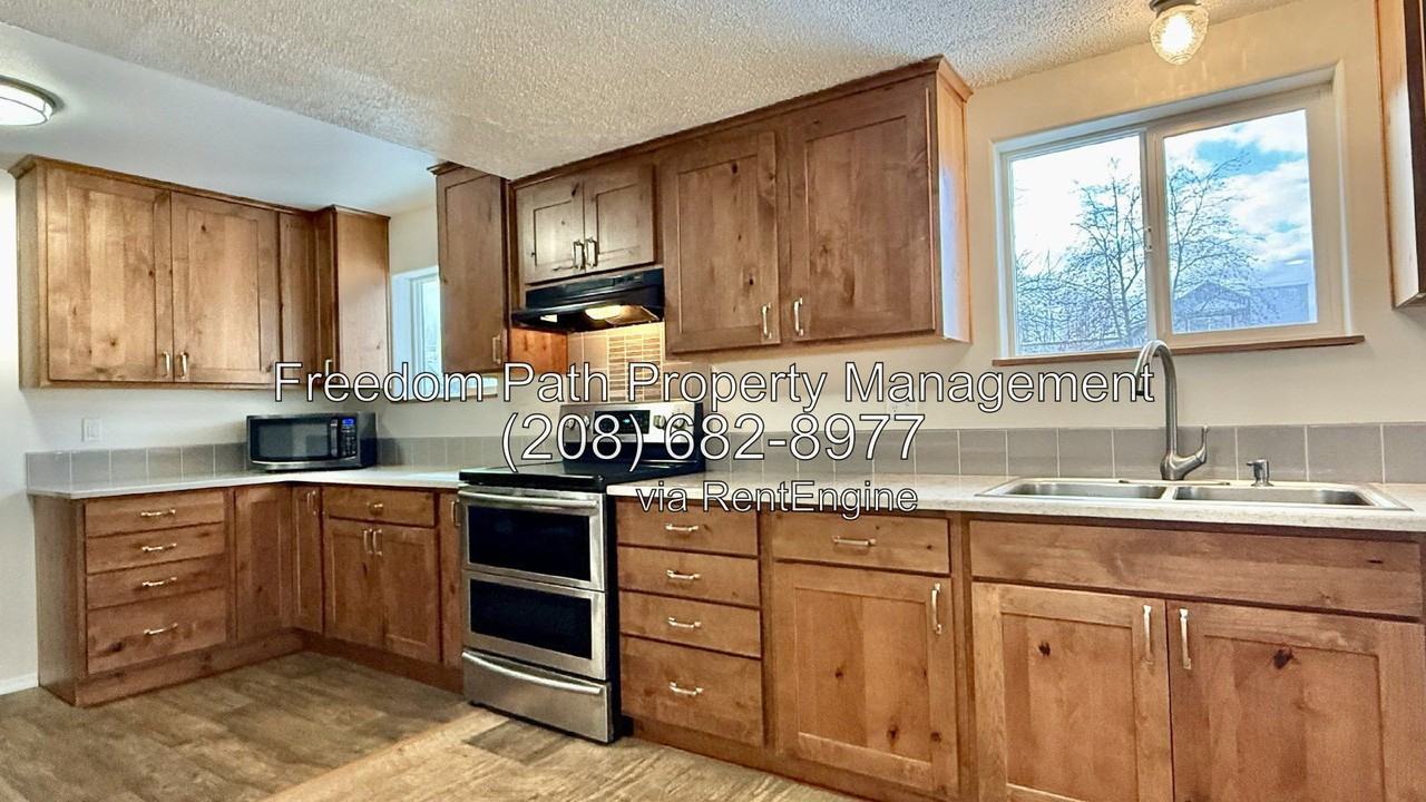 120 N Main St - Photo 6 of 33
