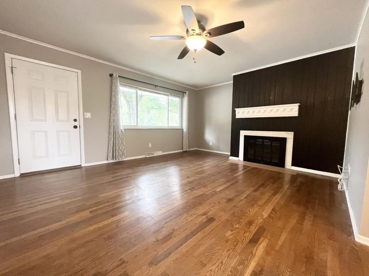 5020 Chantilly Dr - Photo 2 of 19