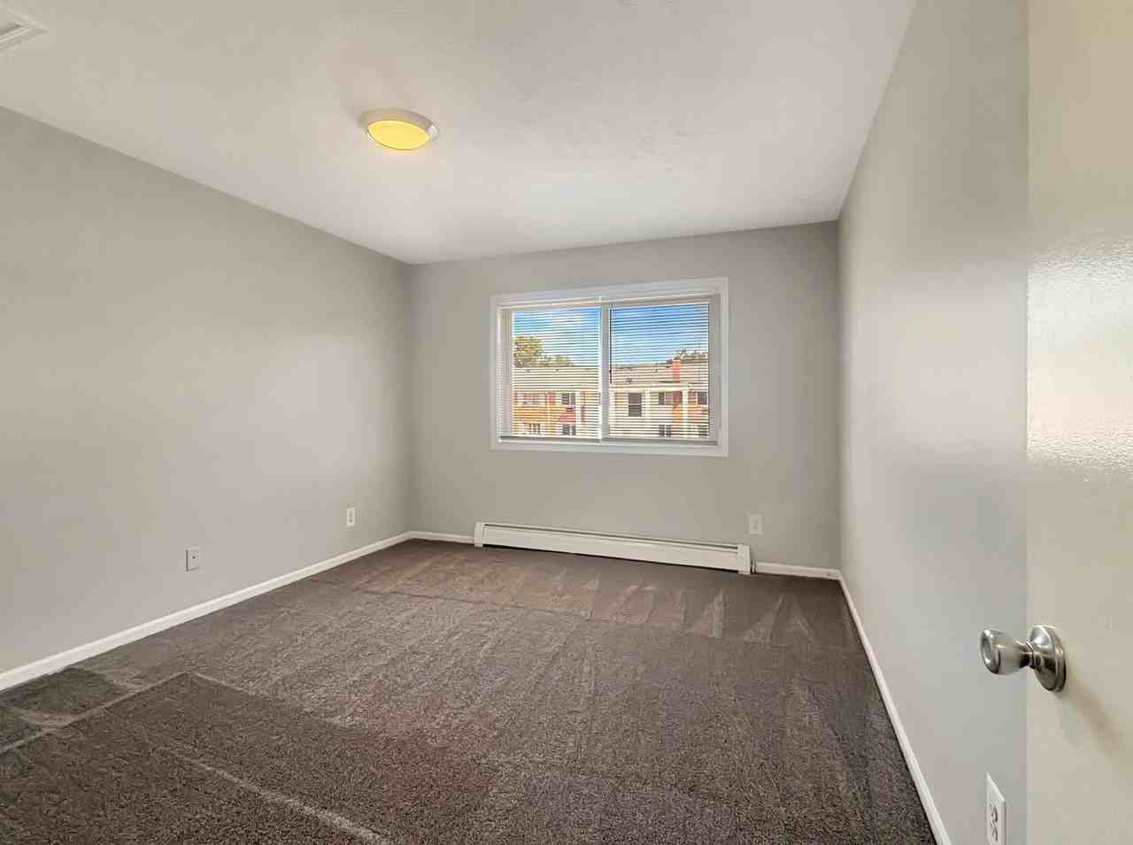 533 W 20th St #11 - Photo 6 of 7