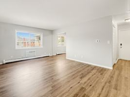 featured image of 533 W 20th St #10