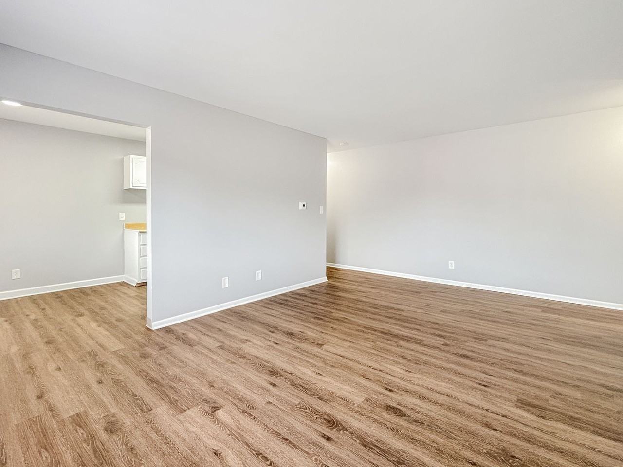 533 W 20th St #10 - Photo 5 of 6
