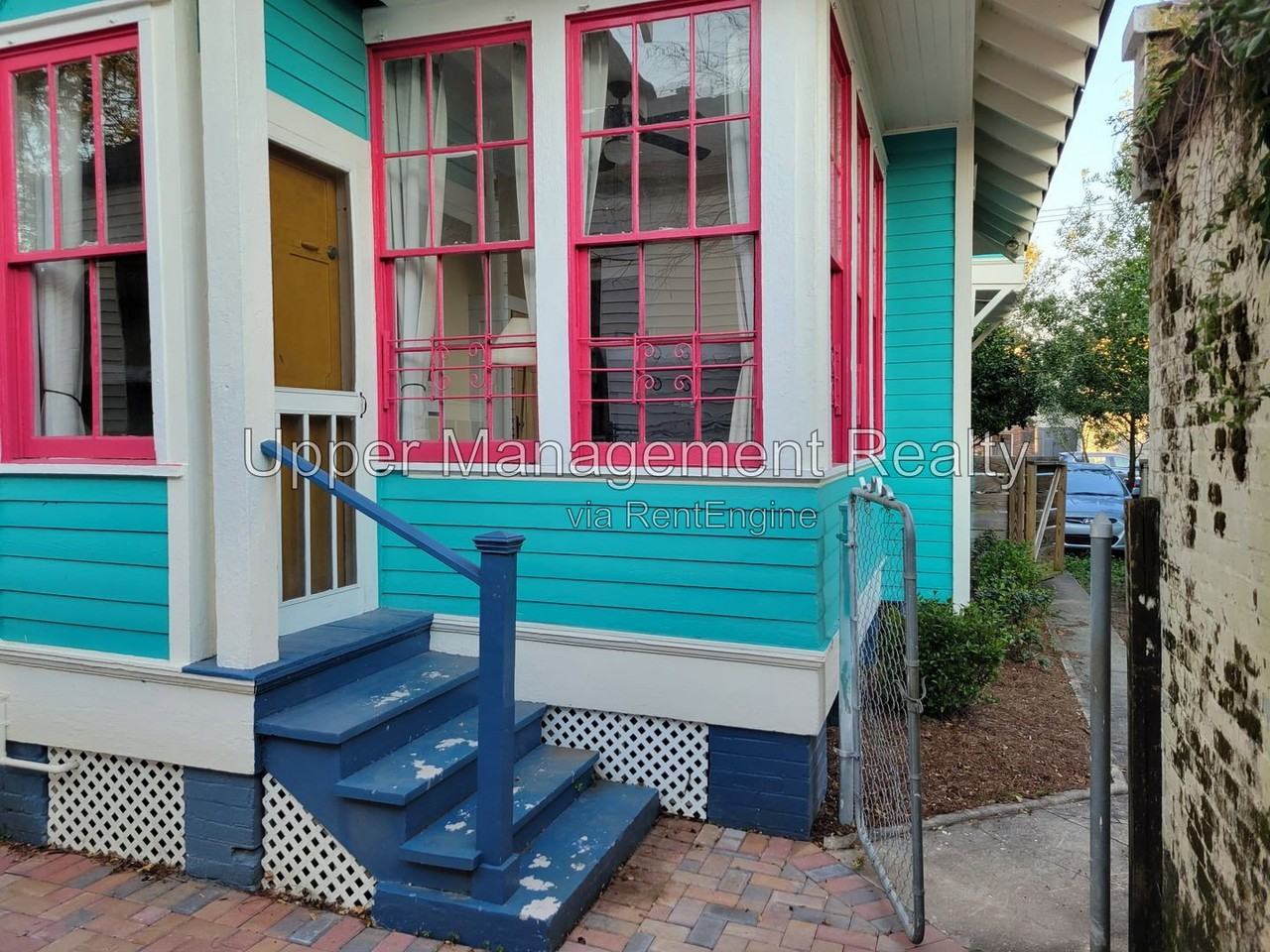 2106 Robert St - Photo 3 of 25