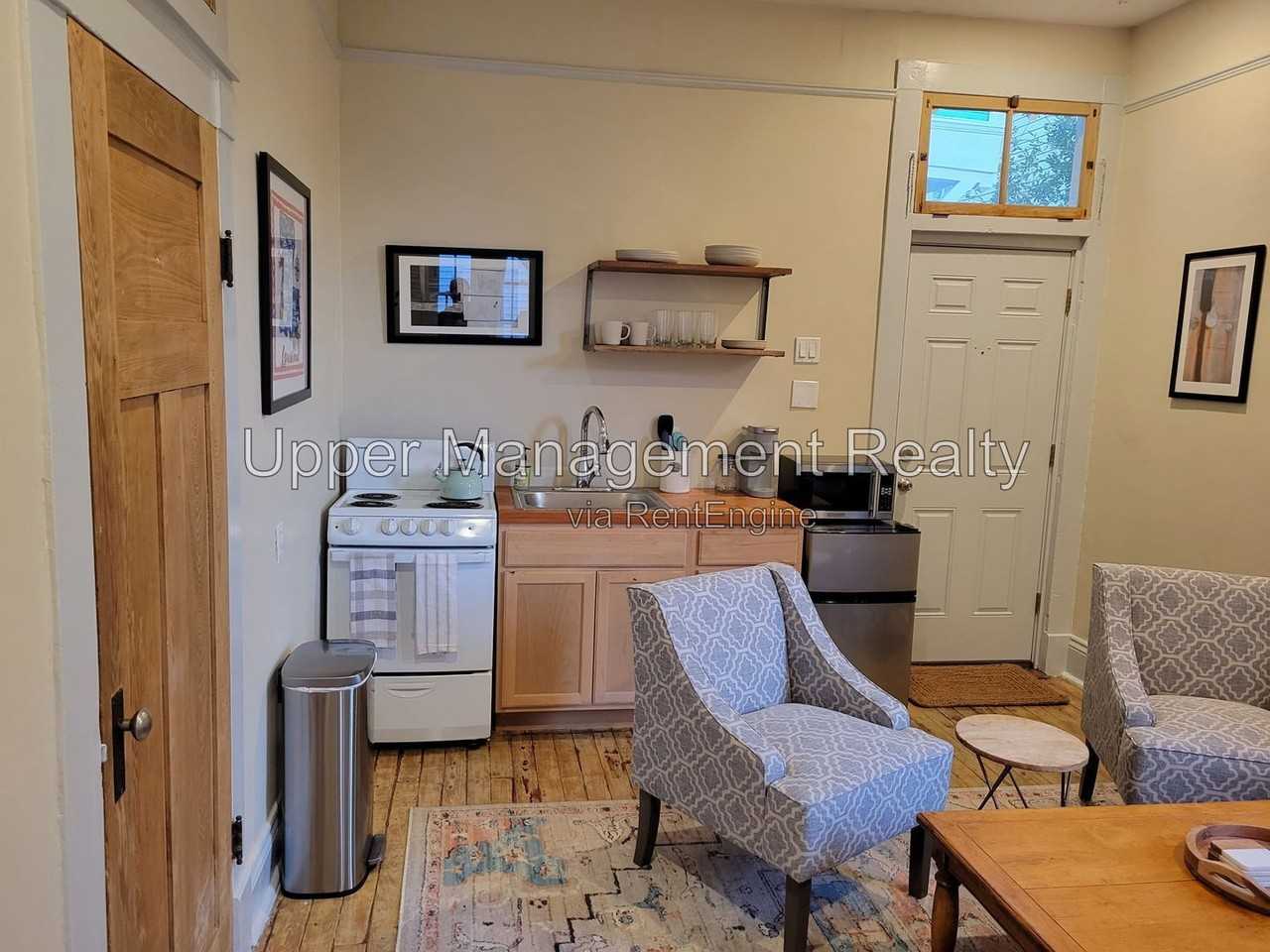 2106 Robert St - Photo 5 of 25